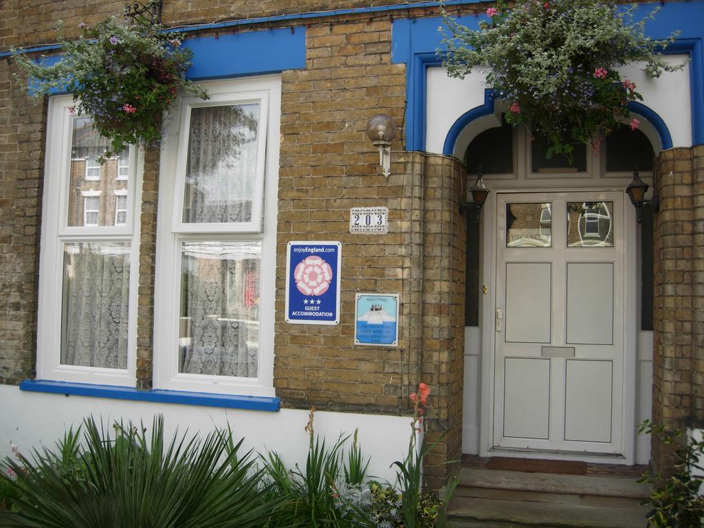 Longfield Guest House Dover Eksteriør billede