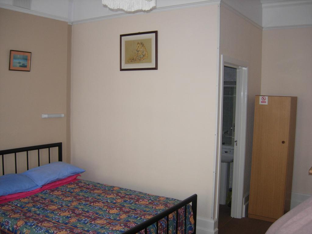 Longfield Guest House Dover Værelse billede